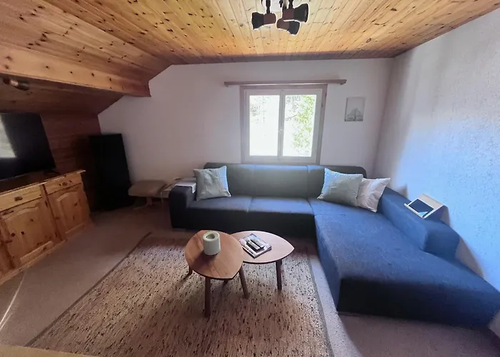 Vardaval - / Gr Chalet Schmitten (Grisons)