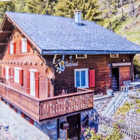 Vardaval - / Gr Chalet Schmitten (Grisons)